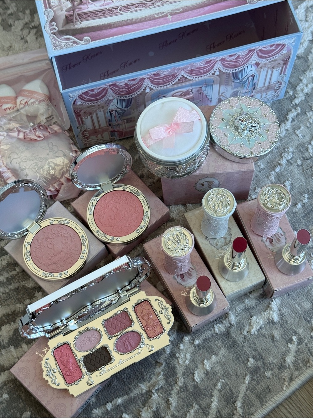 Flower Knows Swan Ballet Makeup Set